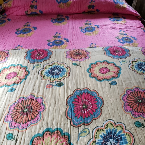 Anthropologie queen block color reversible quilt - Picture 5 of 13